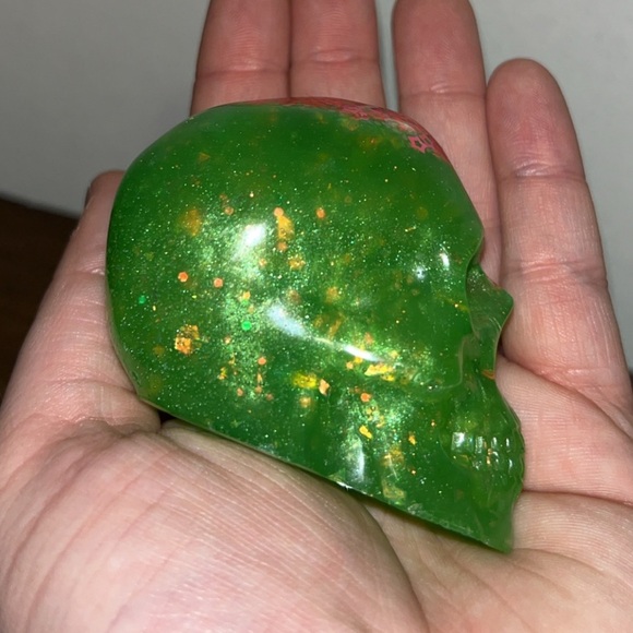Shiny Smooth Unique Green Handmade Resin Skull Figurine Tabletop Decor - Picture 10 of 14